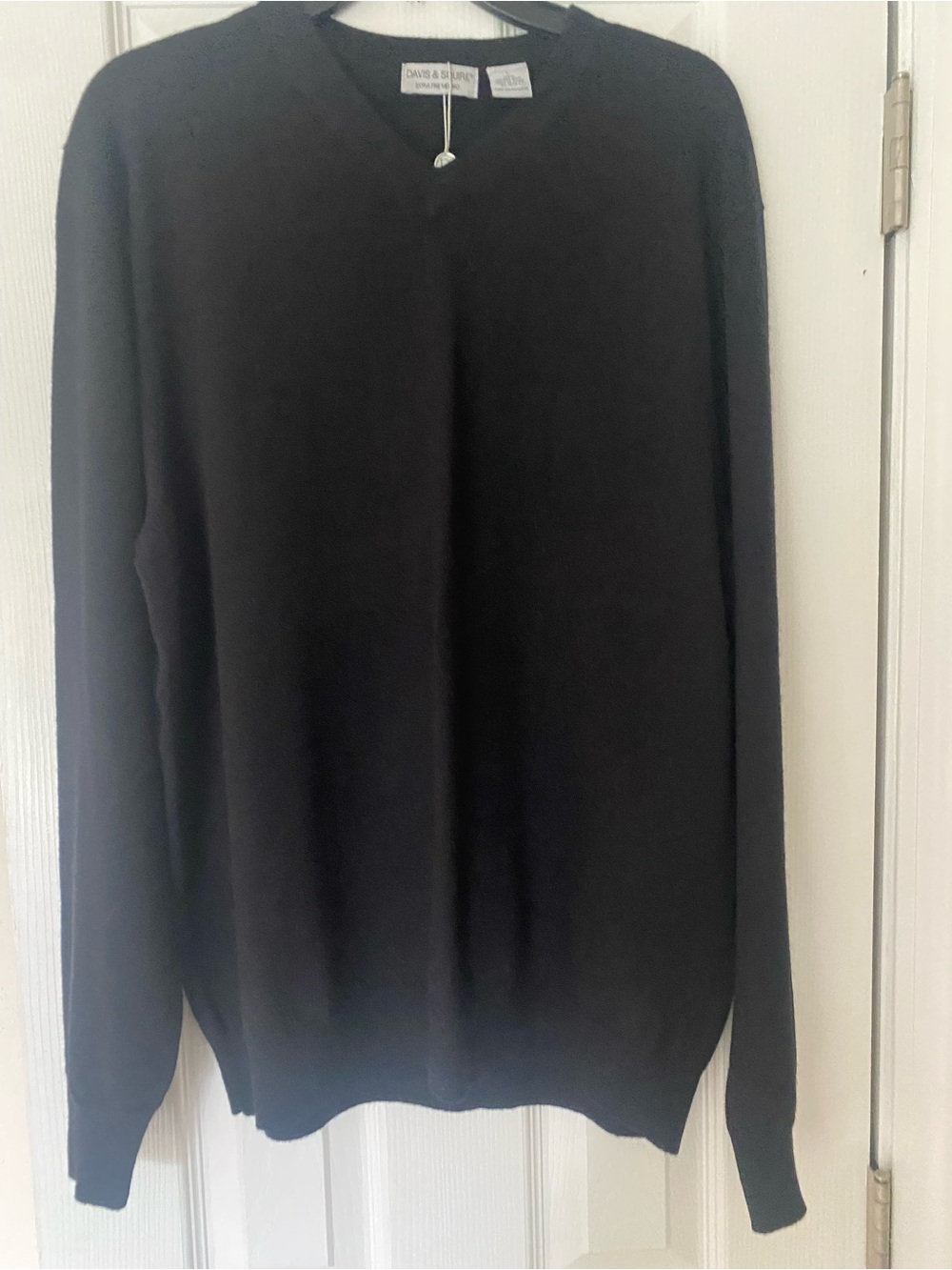 Men's NWT Davis & Squire Fine Merino V-Neck Sweater